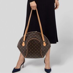 I’ve decided to keep this bag for now. No longer for sale. 🥳Lovely bag!🥳